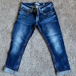 Buckle cropped jeans